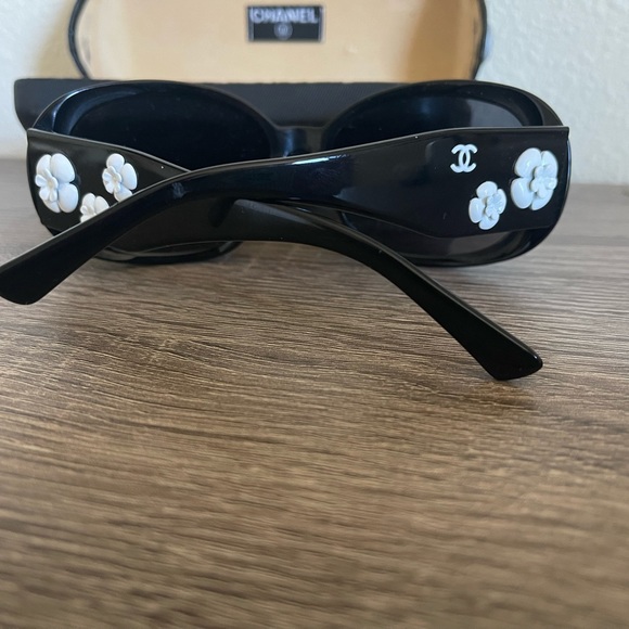 CHANEL, Accessories, Chanel Black Camellia Flower Sunglasses 513